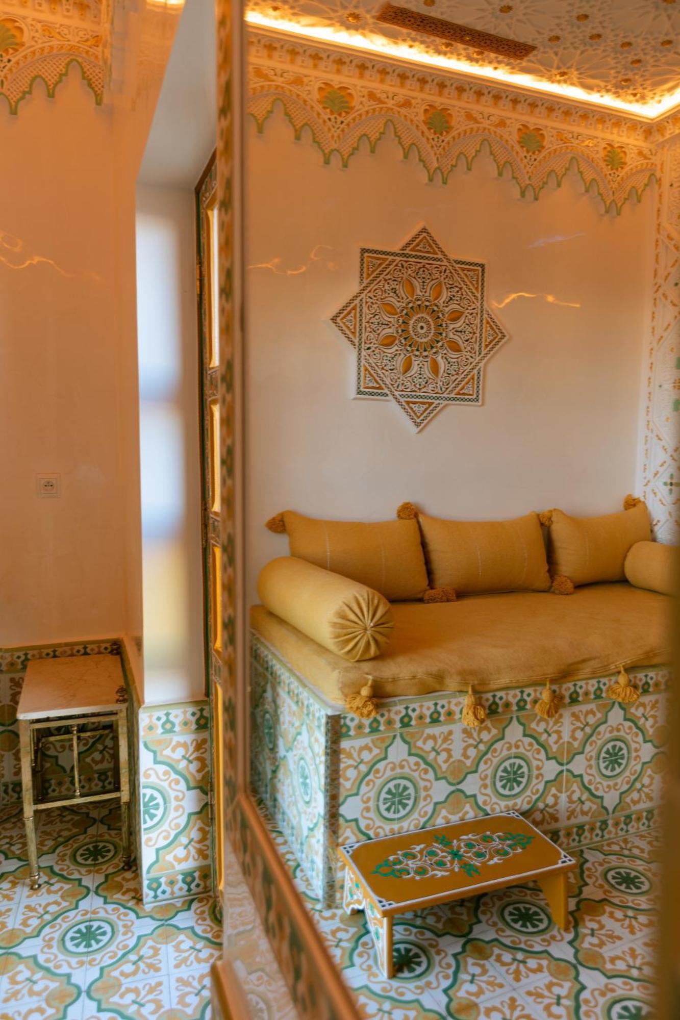 Colorful Traditional Riad W/Views Of Spain 탕헤르 외부 사진