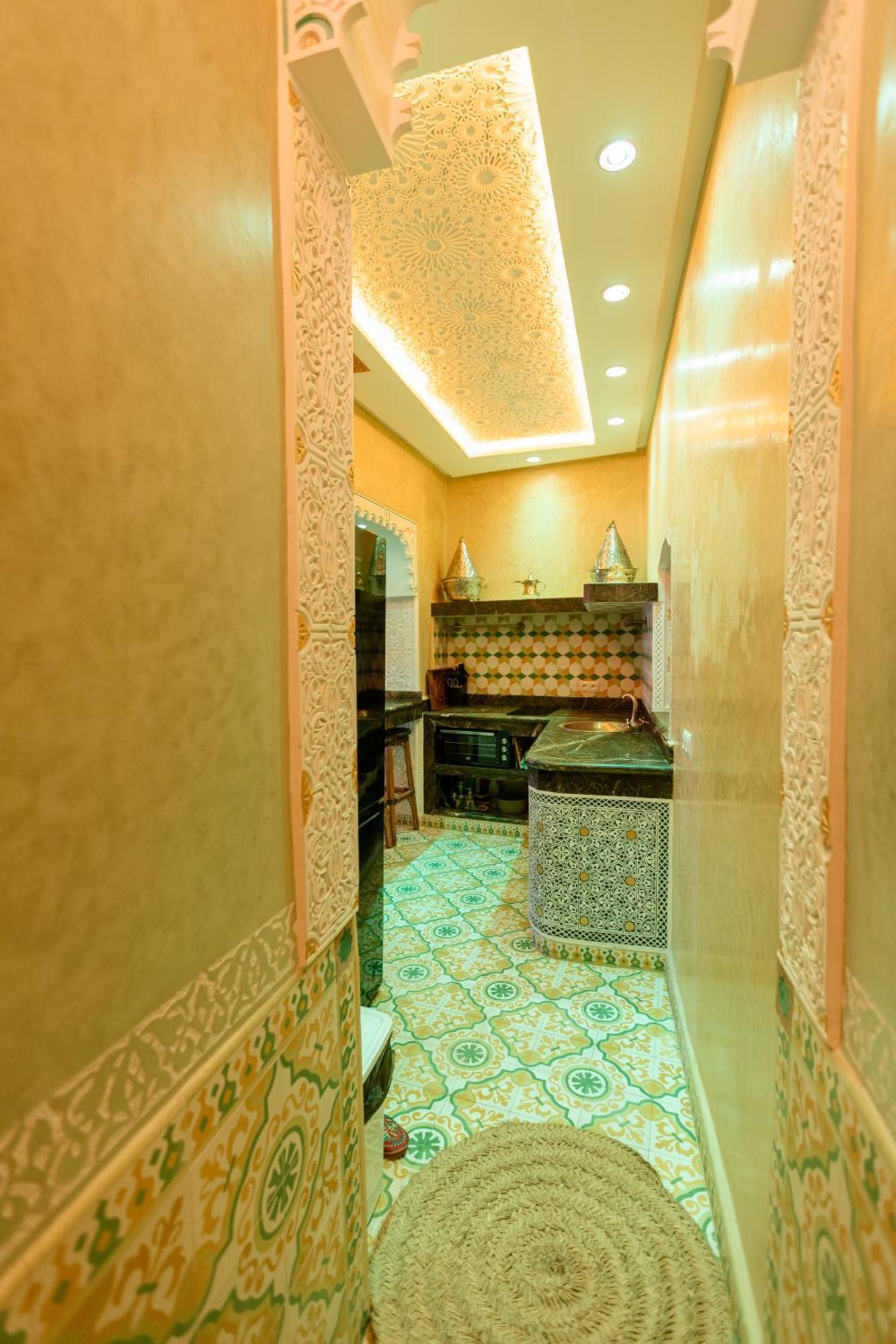 Colorful Traditional Riad W/Views Of Spain 탕헤르 외부 사진